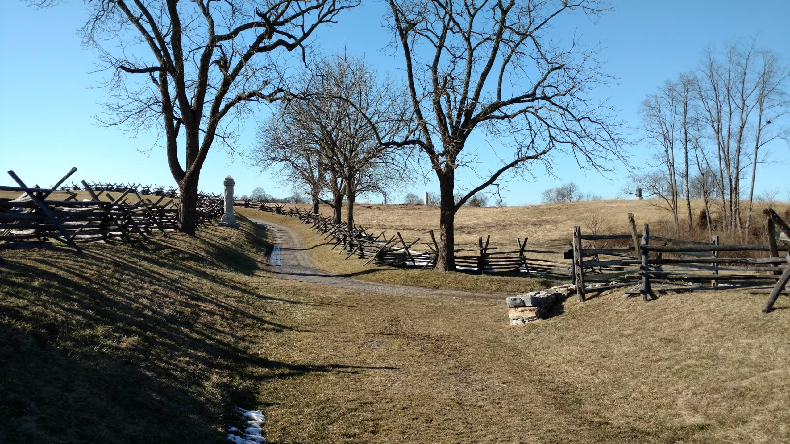 A photo of the Antietam National Battlefield in Sharpsburg, Maryland. This site contains a variety of monuments and memorials dedicated to the soldiers killed, wounded, or who went missing during action.
