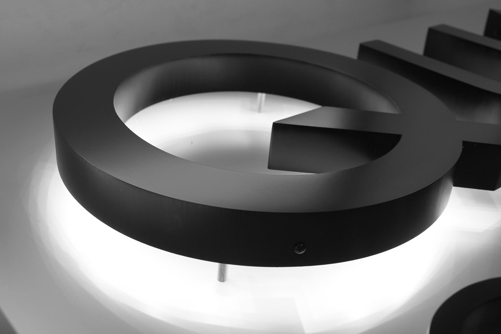 Fabricated backlit letter side detail