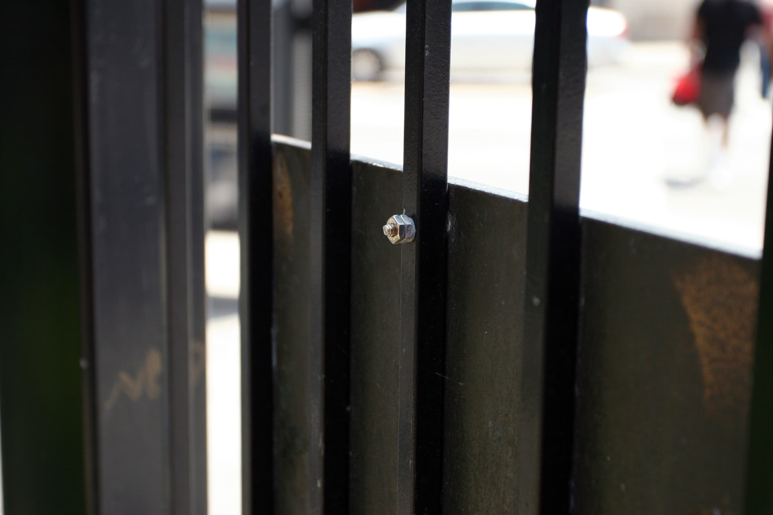 Hollow mount for fence