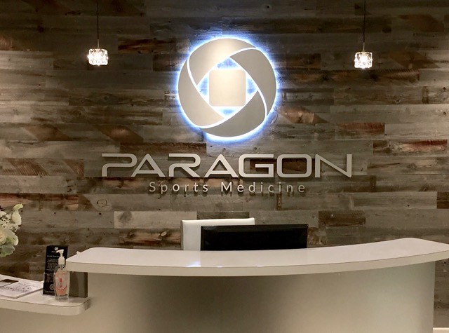 Illuminated Accent logo with Nonilluminated lettering