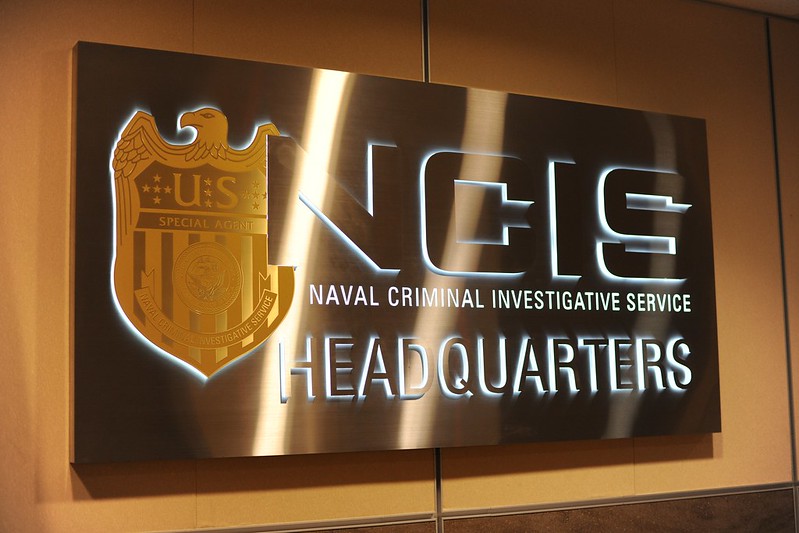 Push-through acrylic signs with edge lit letters